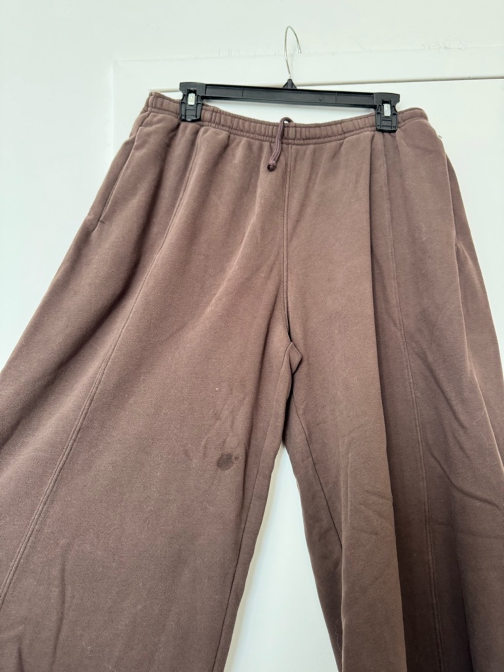 Vuori Brown Barrel Sweatpants - Picture 4 of 5